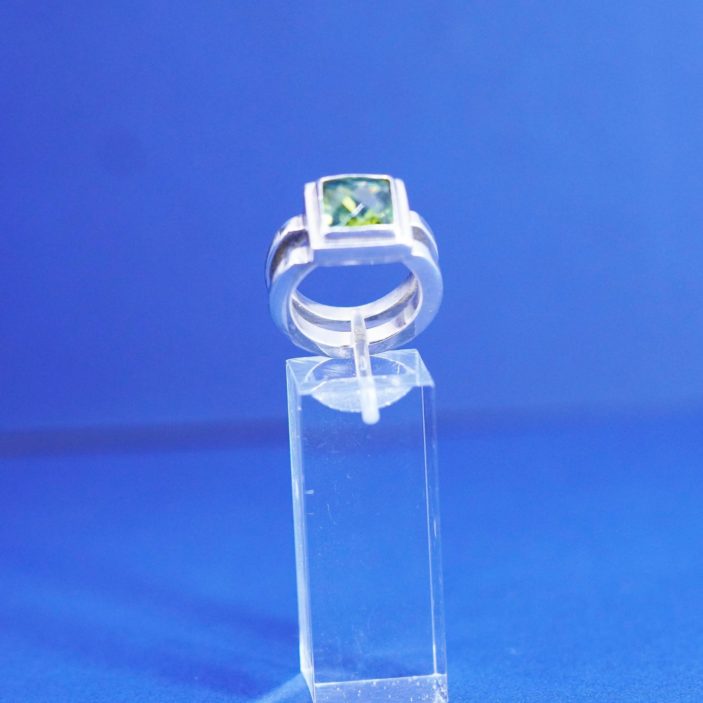 Size 7, vintage Sterling silver handmade ring, 925 stackable band with peridot