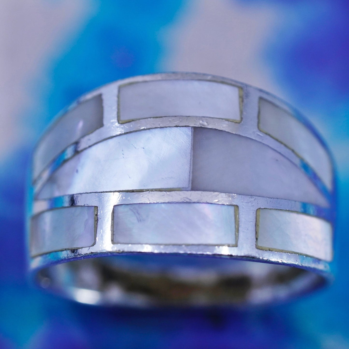 Size 8, vtg Sterling silver handmade swirl ring, 925 band w/ mother of pearl