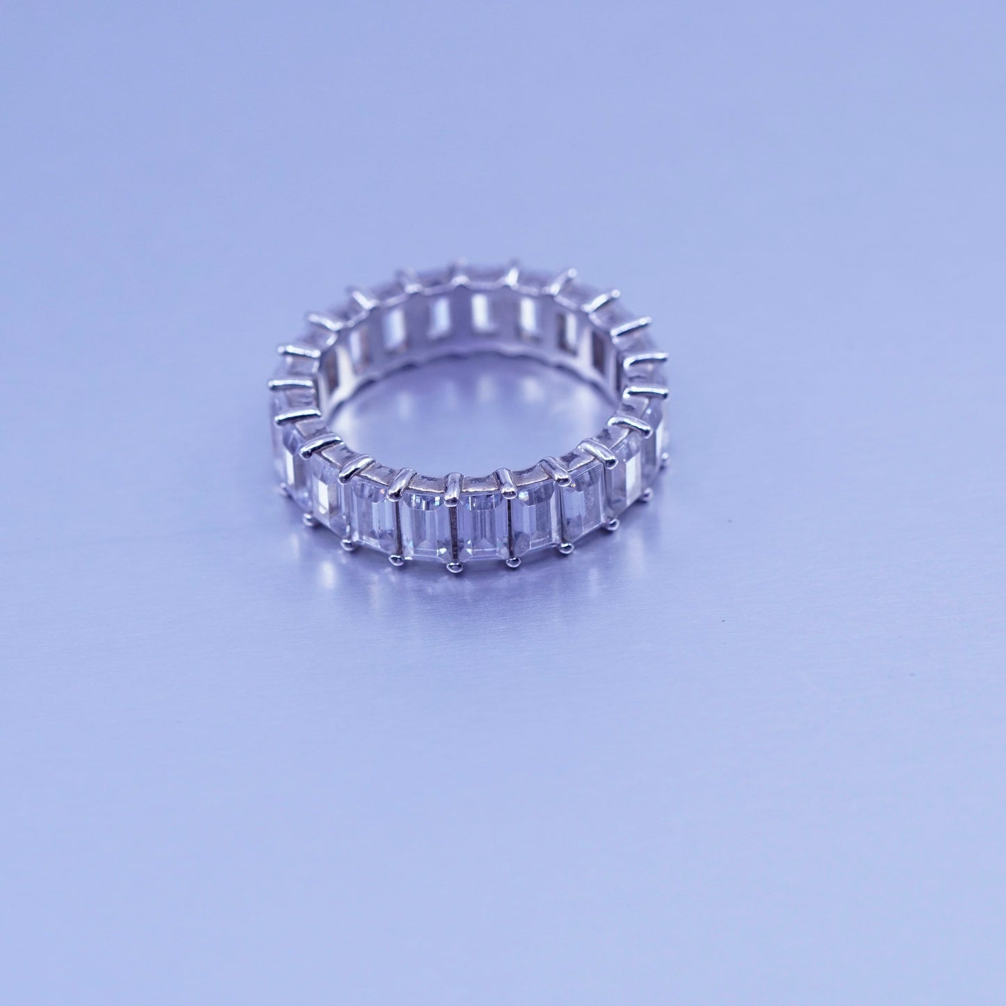Size 7.5, vintage Sterling 925 silver ring, Cz around band