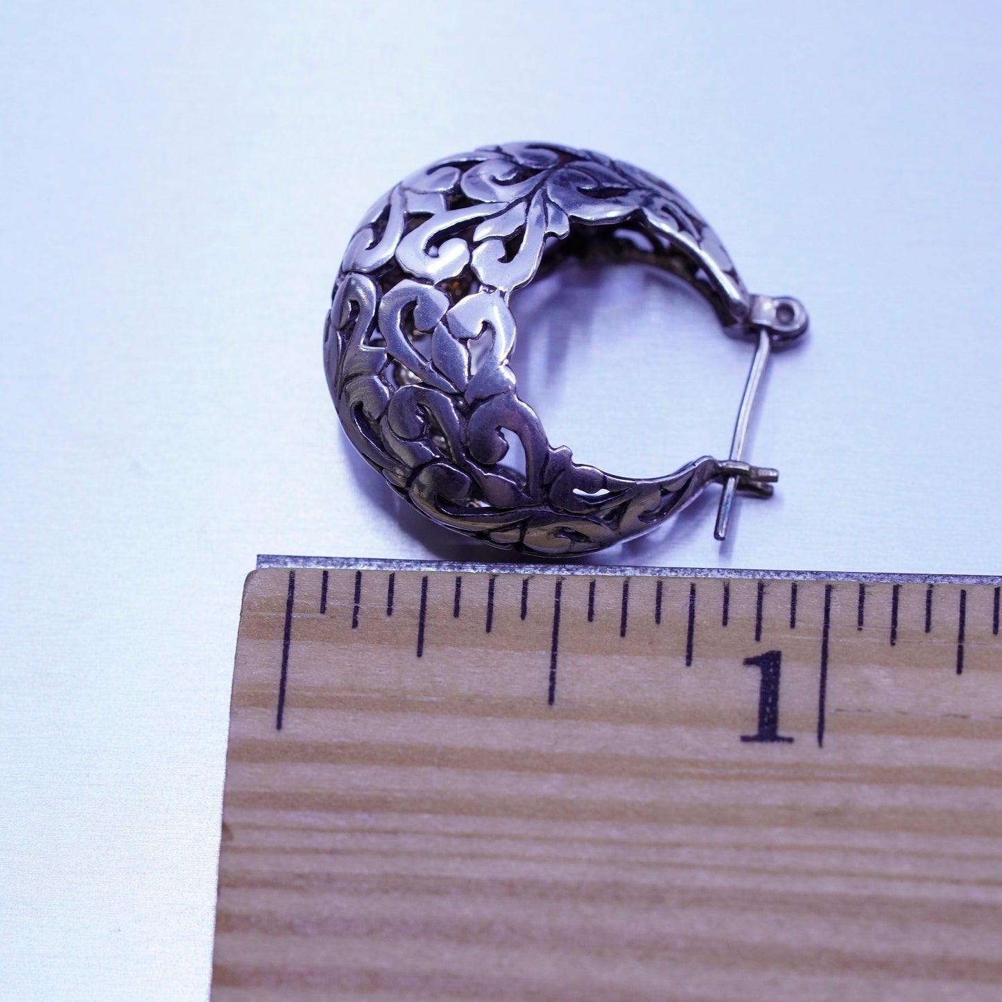 0.75”, vintage Jezlaine Sterling silver filigree hoop earrings, 925 huggie