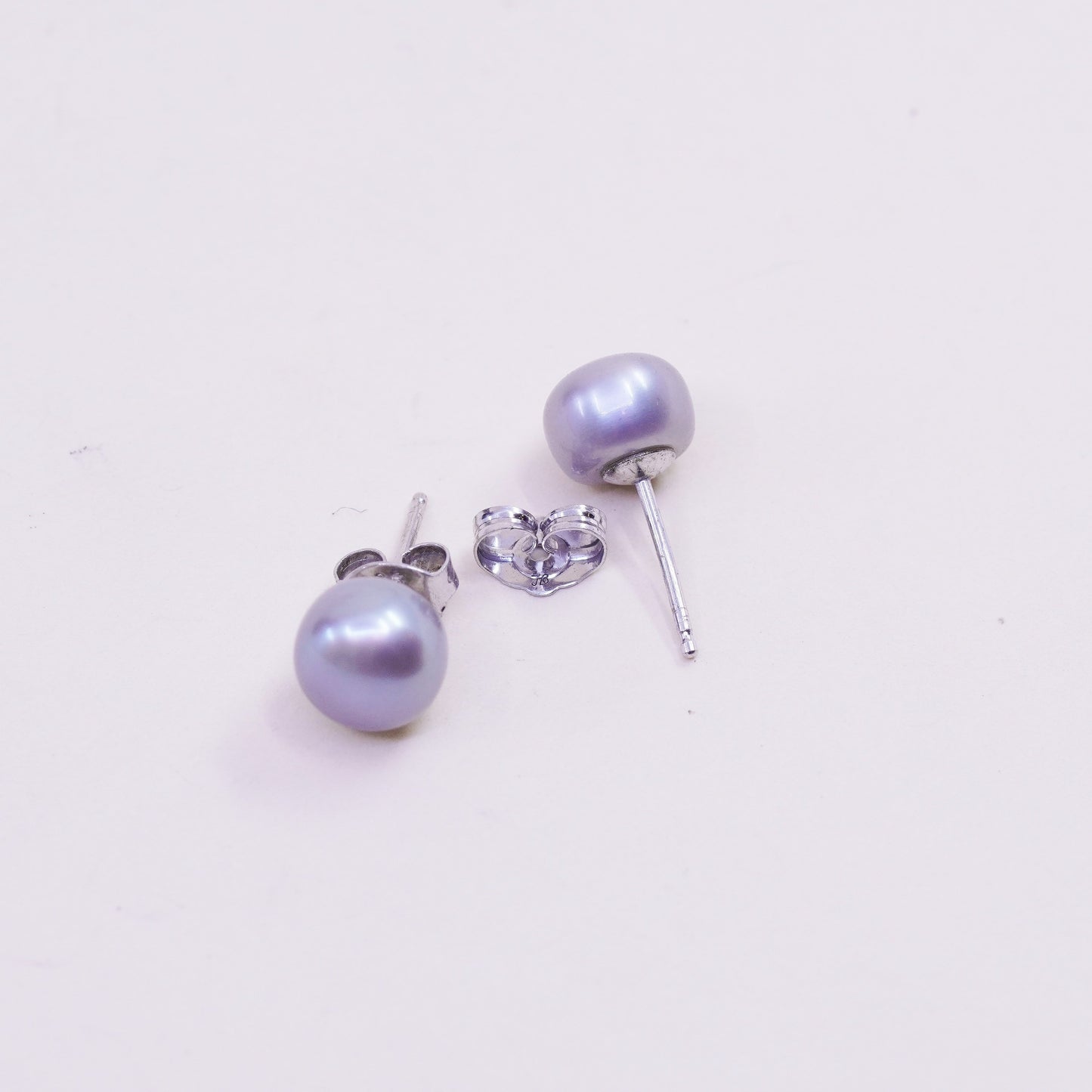 Vintage sterling silver earrings, 925 studs with gray pearl
