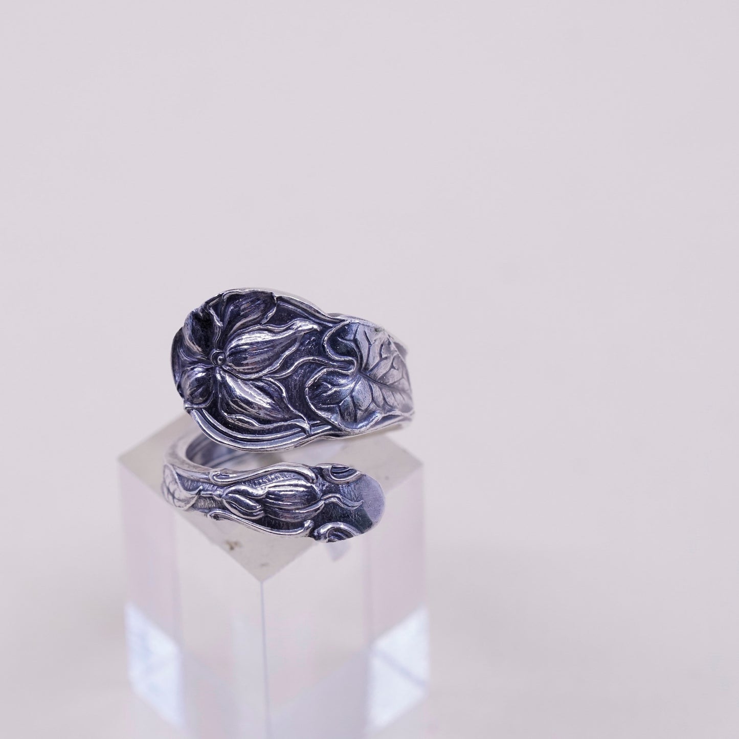 Size 6.25, Vintage Sterling 925 silver handmade spoon wrap ring with flower