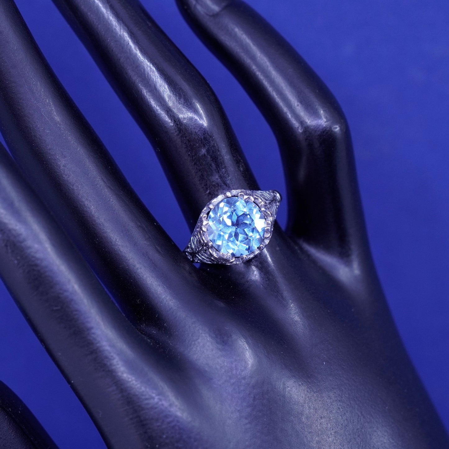 Size 8, Sterling 925 silver handmade ring with topaz- an dandelion flower base