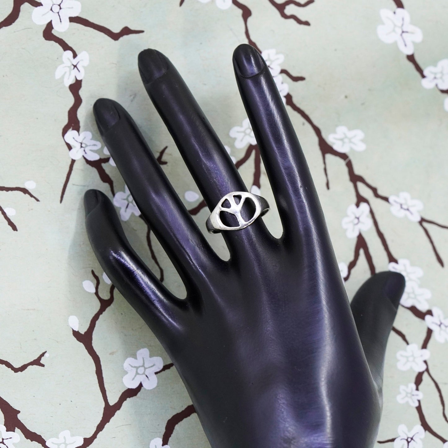 Size 5.75, vintage sterling silver handmade entwined ring 925 Peace symbol band