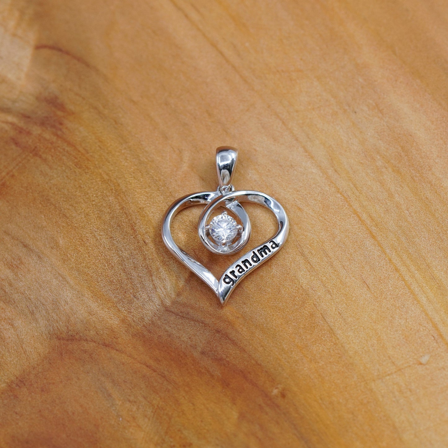 Vintage Sterling silver pendant, 925 heart with cz engraved “grandma”