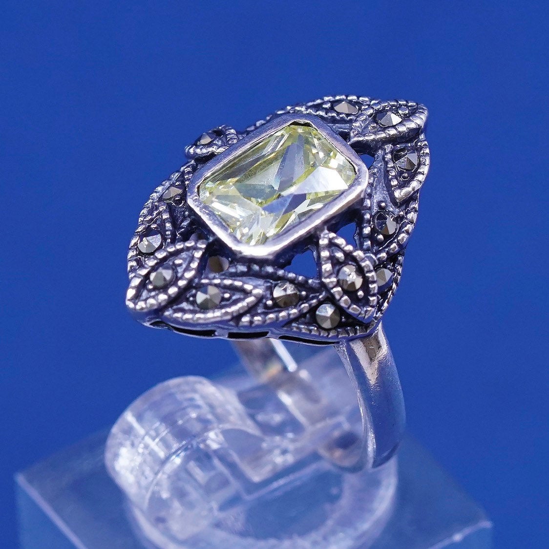 sz 6.25, vtg Sterling silver handmade ring, 925 band w/ peridot N marcasite