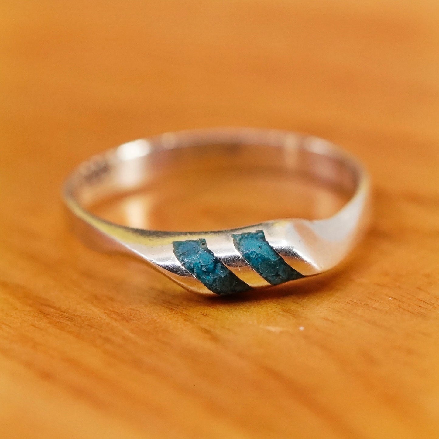 Size 6.5, vintage Sterling 925 silver handmade band ring with sodalite
