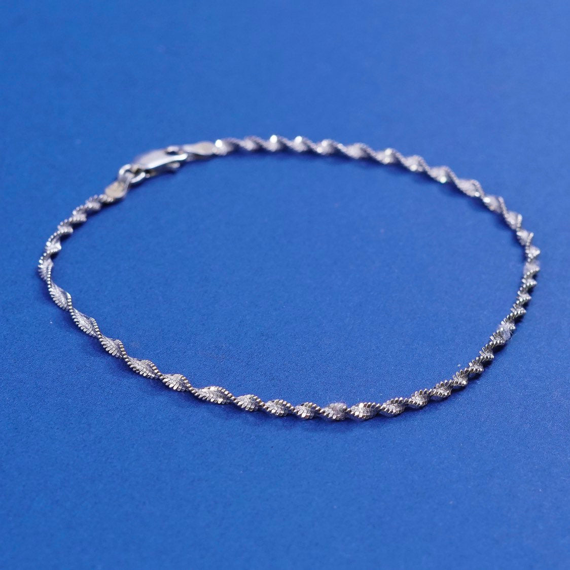 8.25", vtg Italy IBB Sterling silver bracelet, 925 twisted herringbone chain