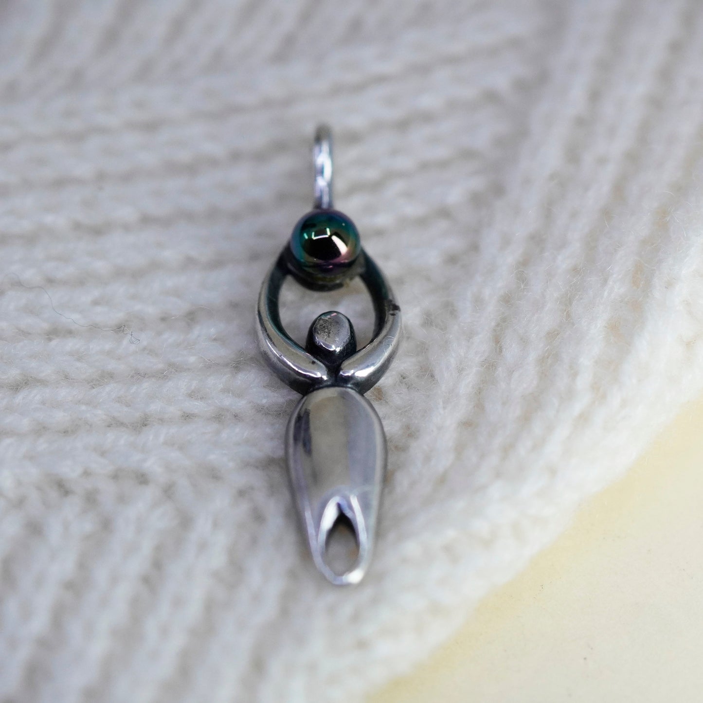Vintage Sterling 925 silver handmade fertility goddess pendant w/ metallic bead
