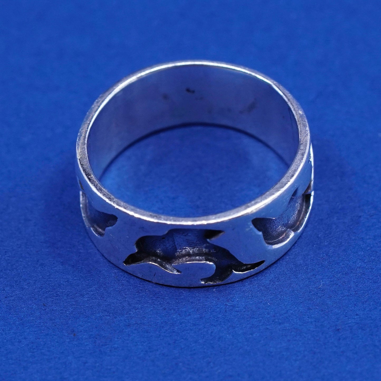 Size 8.25, vtg sterling silver handmade ring, 925 band with dolphin embossed