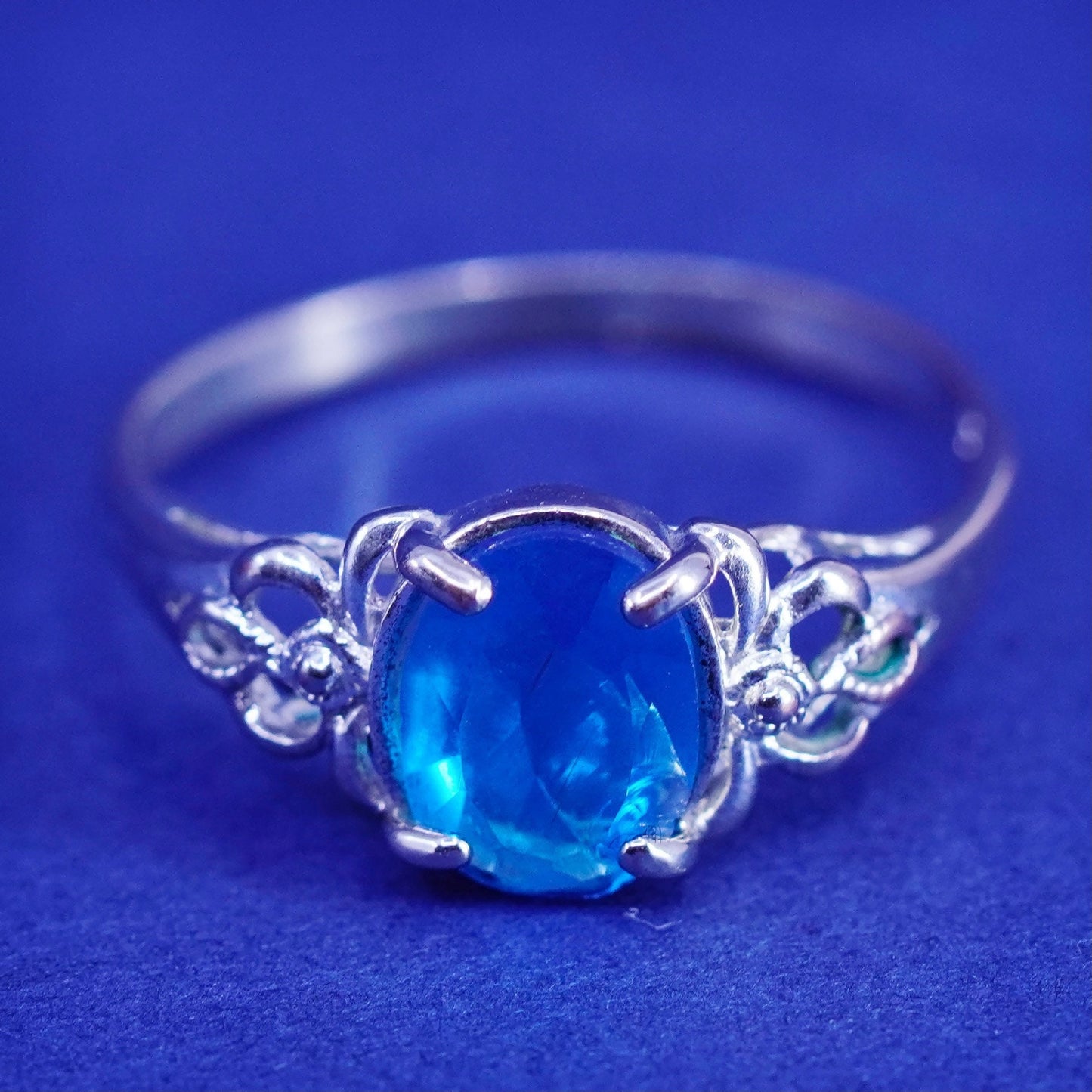 Size 6.25, vintage sterling 925 silver handmade ring with blue crystal