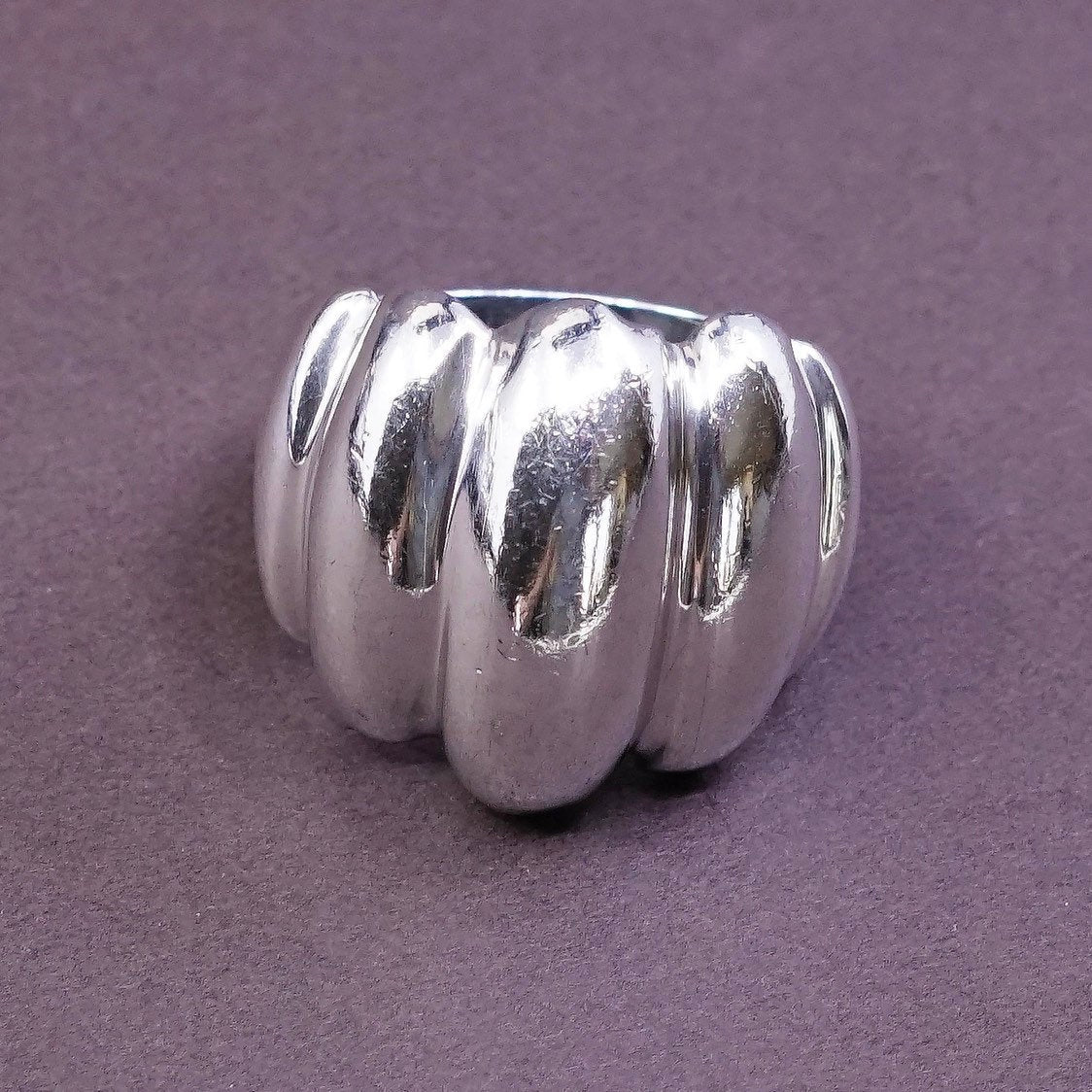 sz 7.25, vtg modern Sterling silver handmade ring, heavy 925 ribbed band