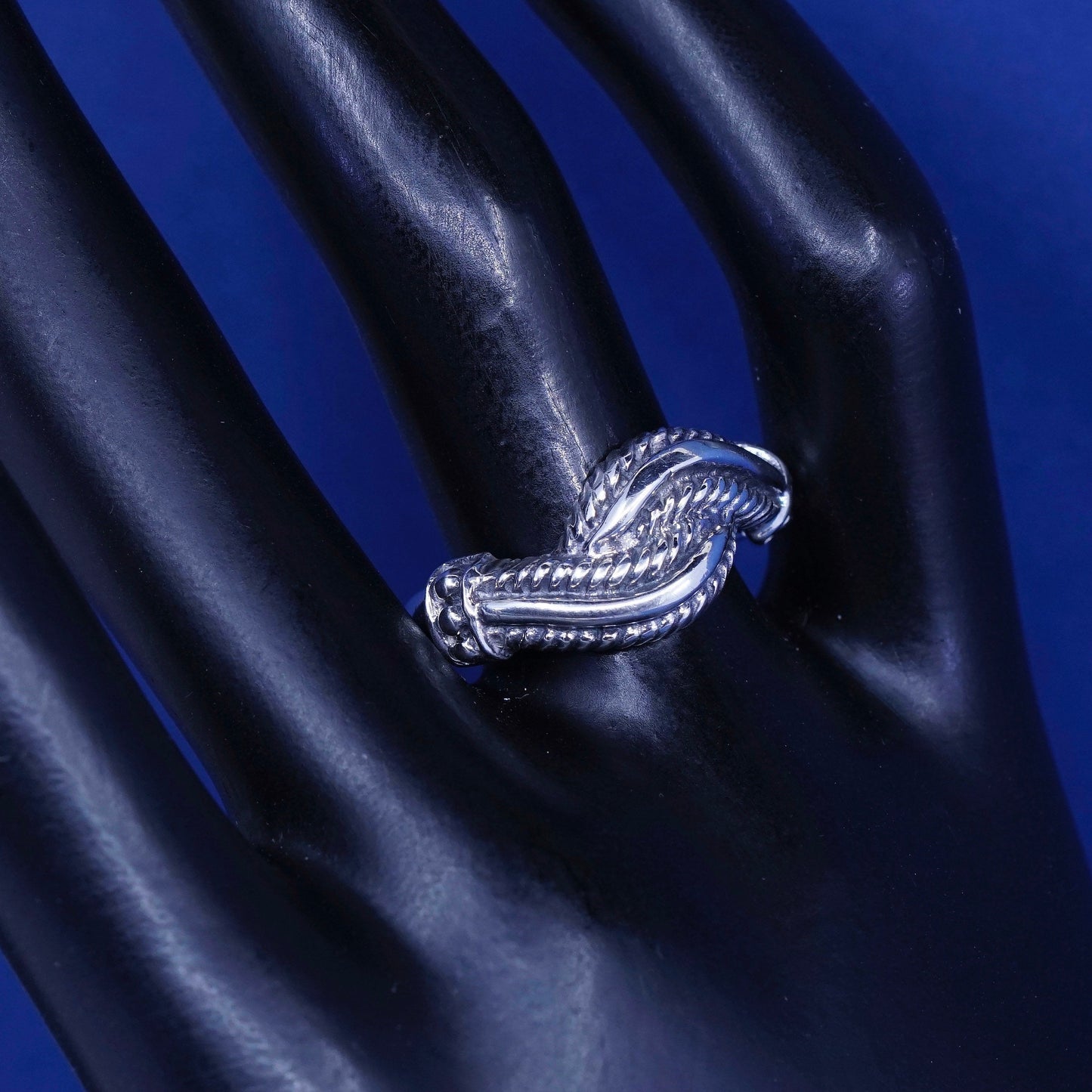 Size 8, vintage Sterling 925 silver handmade ribbed cable ring