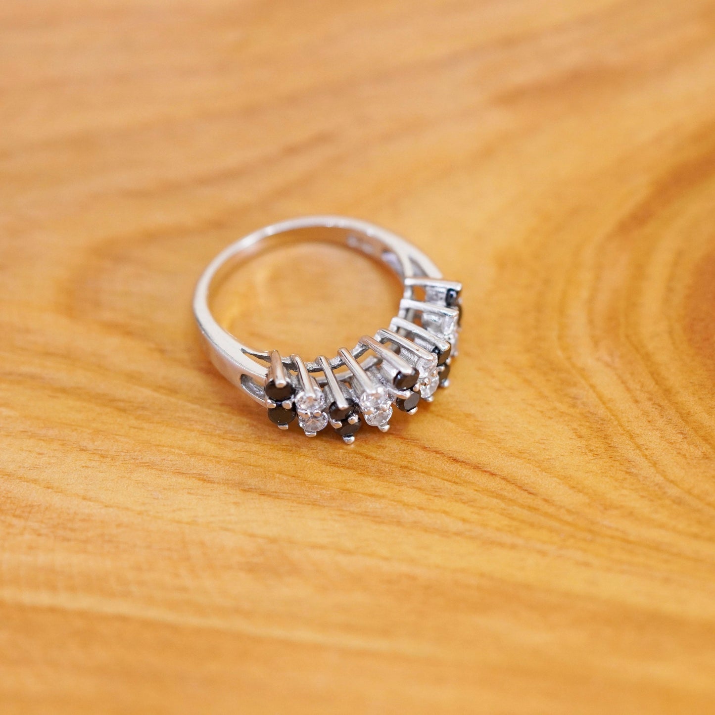 Size 7.25, vtg Sterling 925 silver anniversary engagement ring with cluster cz