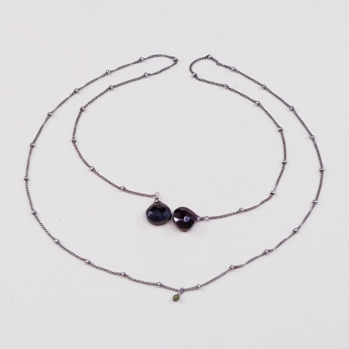 20", vtgsterling silver necklace, garnet Teardrop beads pendant w/ curb chain