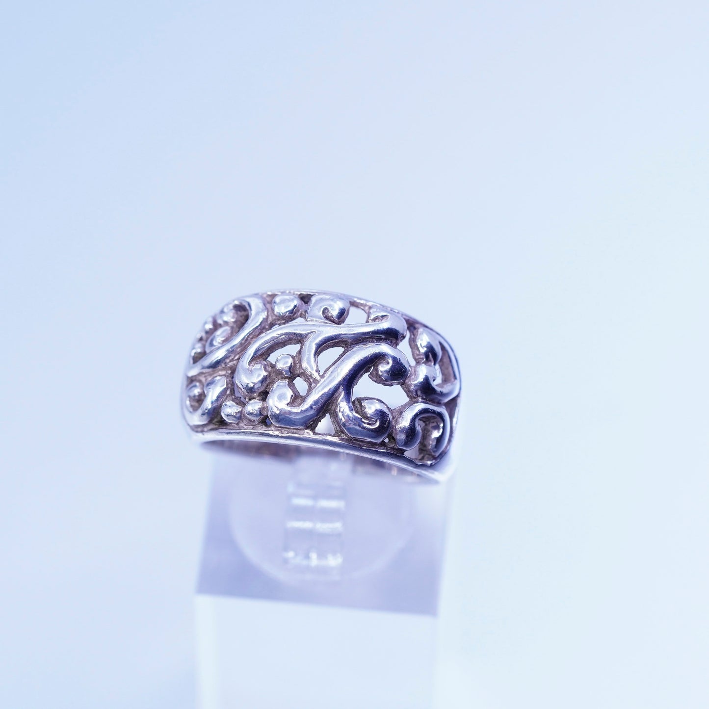 Size 7.75, vintage Sterling 925 silver handmade ring, modern swirly band