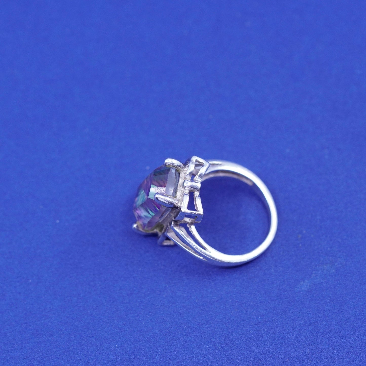 Size 6, vintage sterling 925 silver handmade ring with rainbow topaz