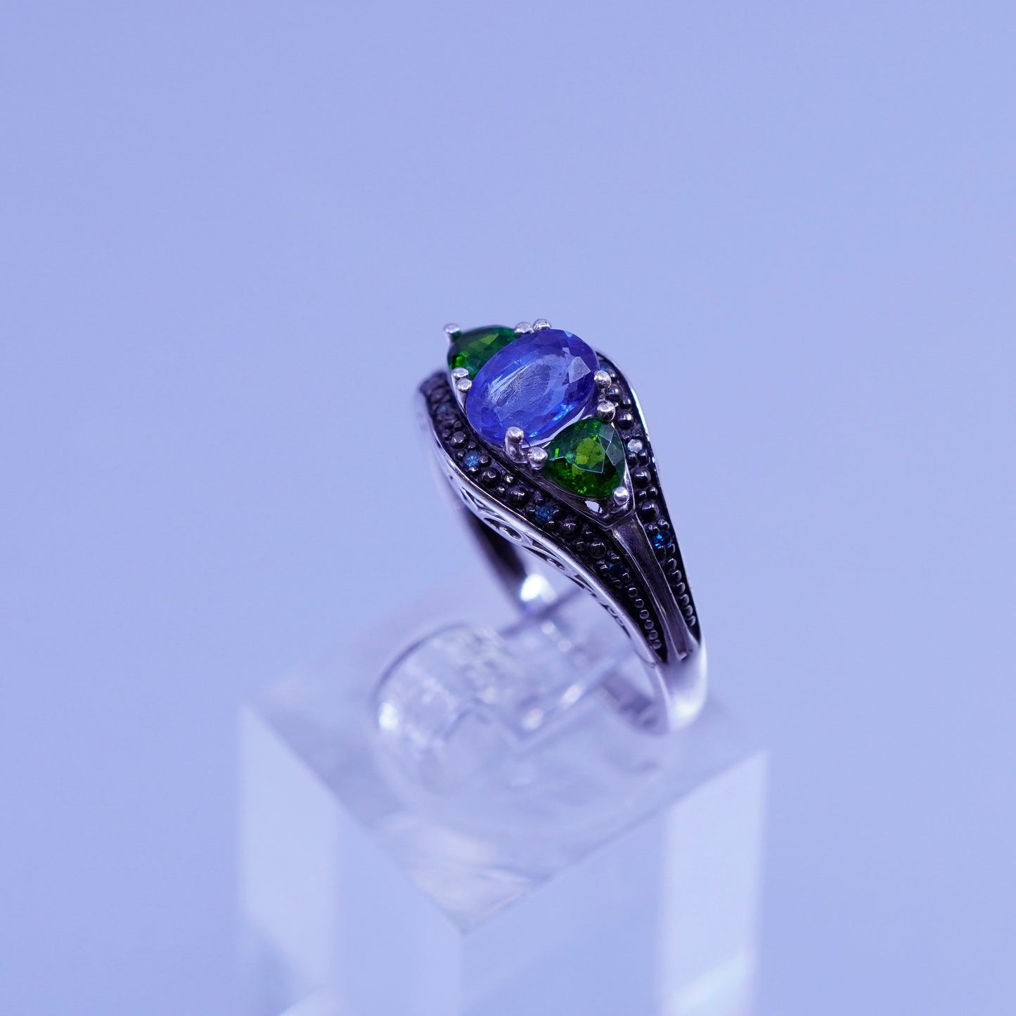 Size 8.25, vintage Sterling 925 silver handmade band ring with peridot topaz