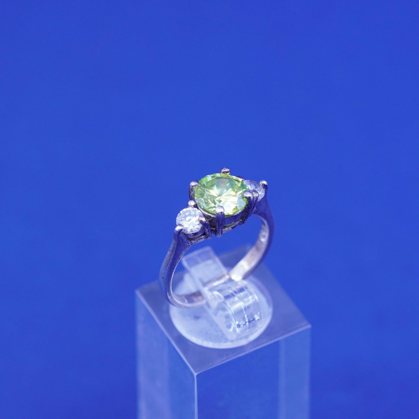 Size 7, vintage Sterling silver handmade ring, 925 stackable band with peridot