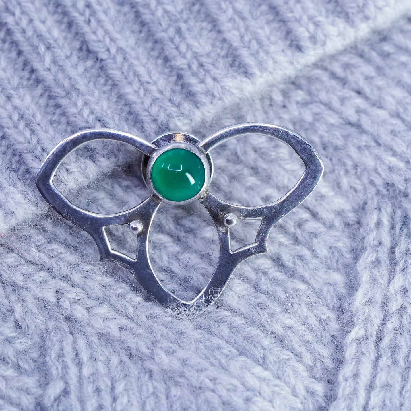 Vintage Sterling 925 silver handmade brooch pin with emerald