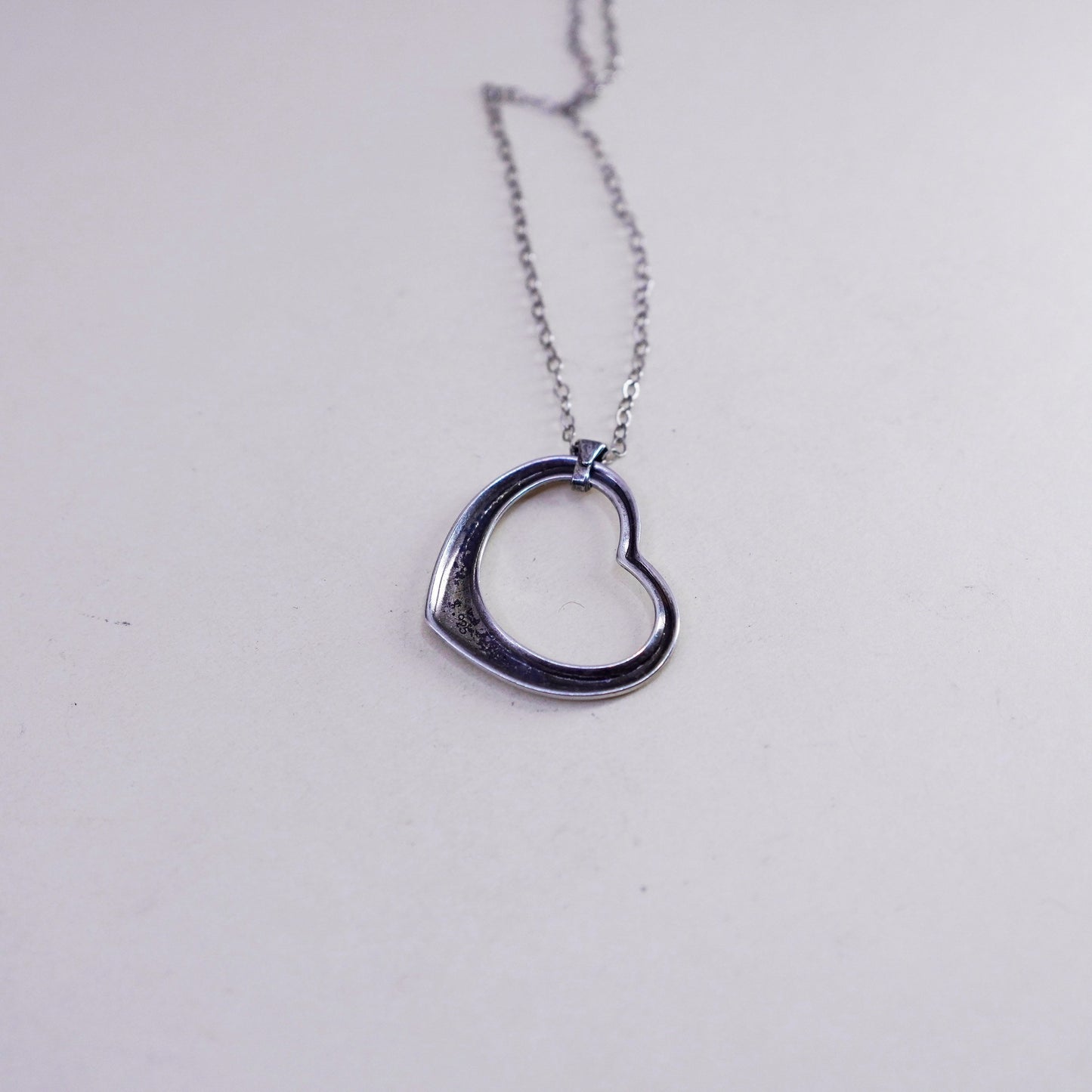 22”, Vintage sterling silver circle chain with heart pendant