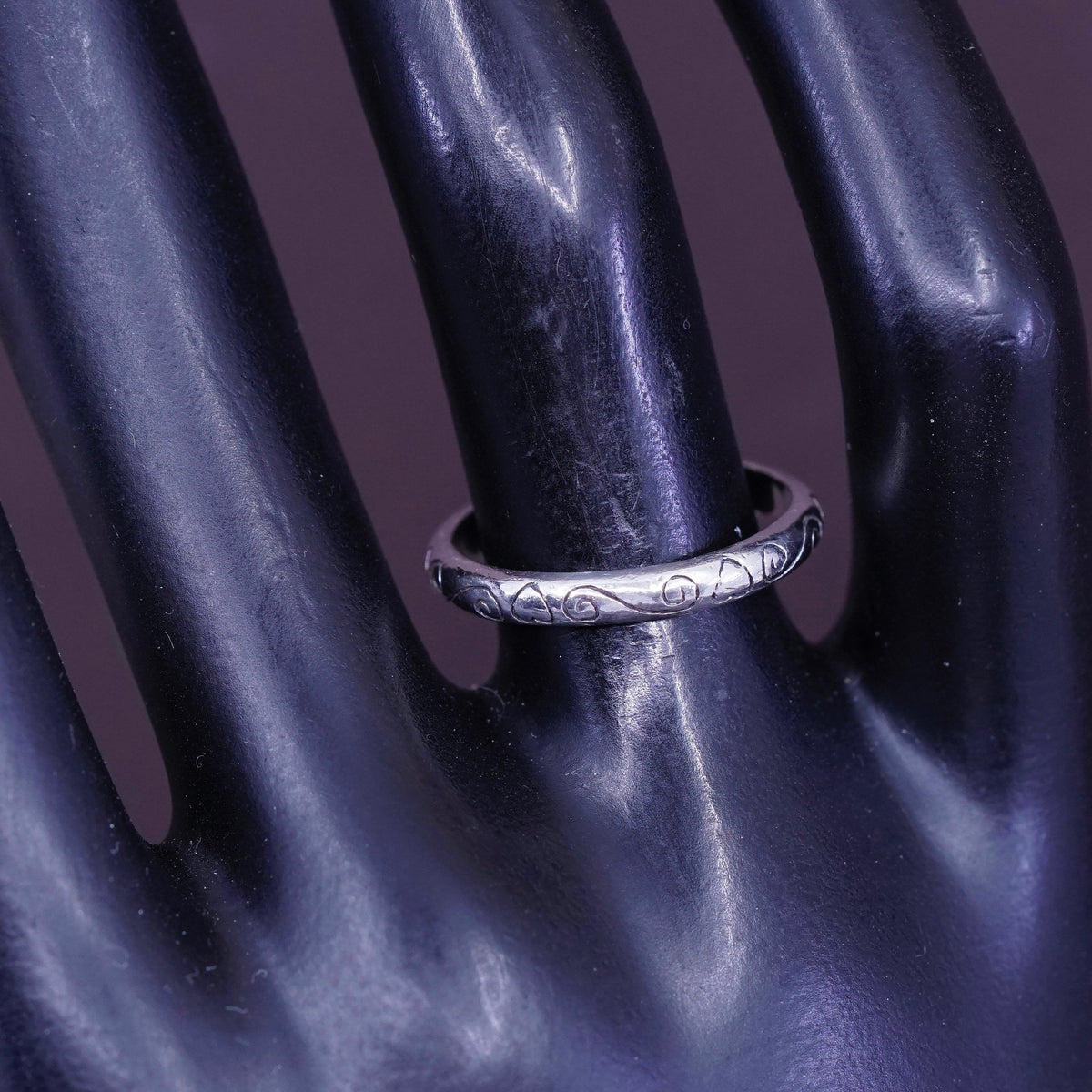 Size 7, vtg sterling silver handmade ring, 925 stackable band embossed Heart