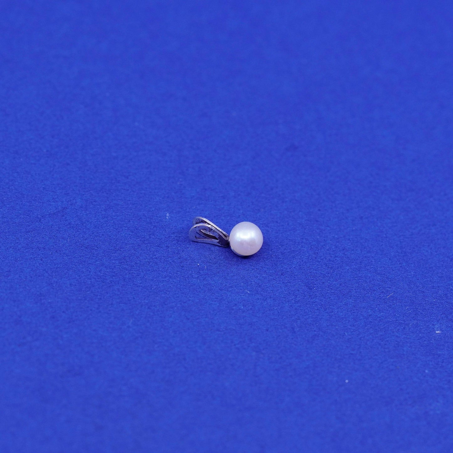 Vintage Sterling silver pendant, charm with pearl