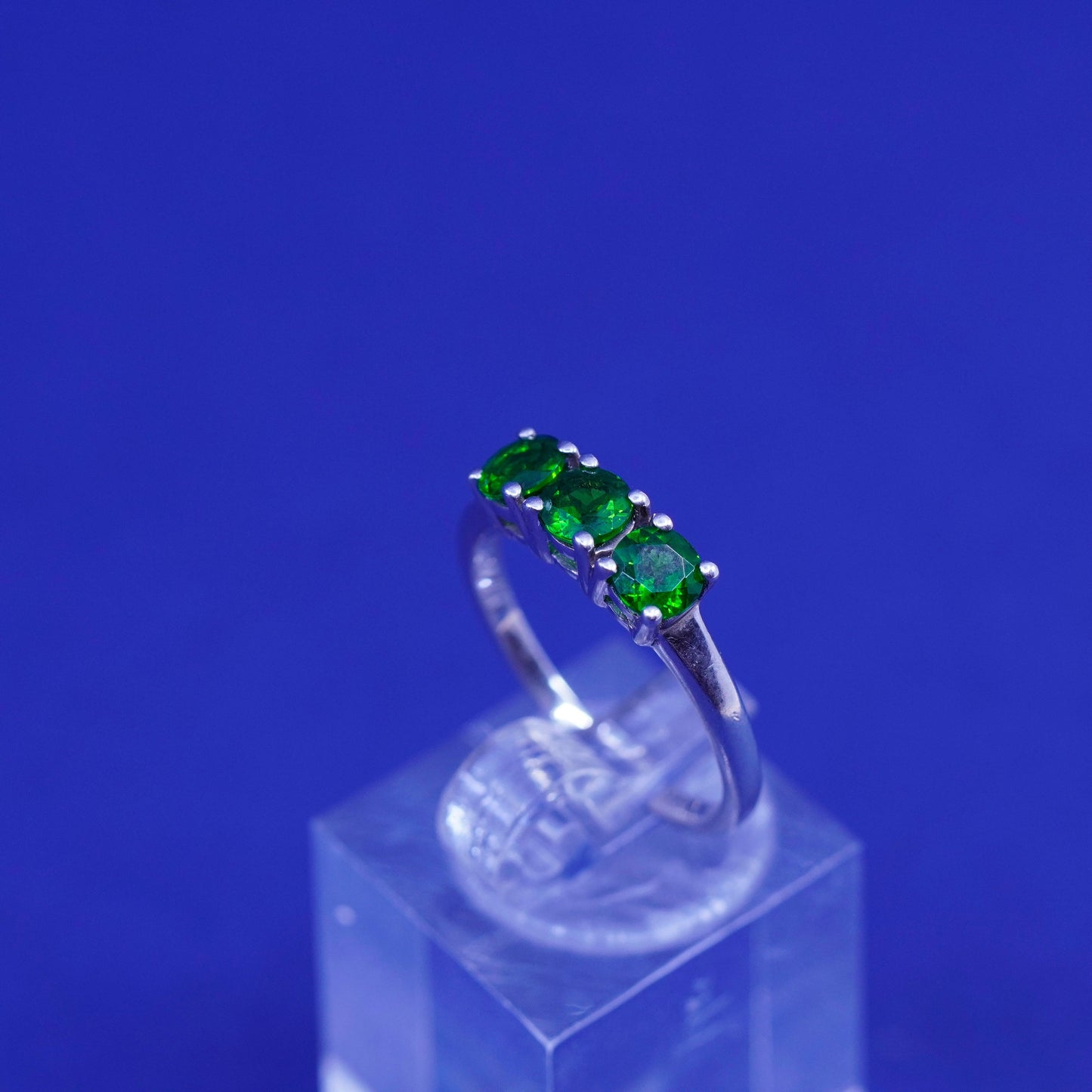 Size 7, vintage Sterling silver handmade ring, 925 stackable band with peridot