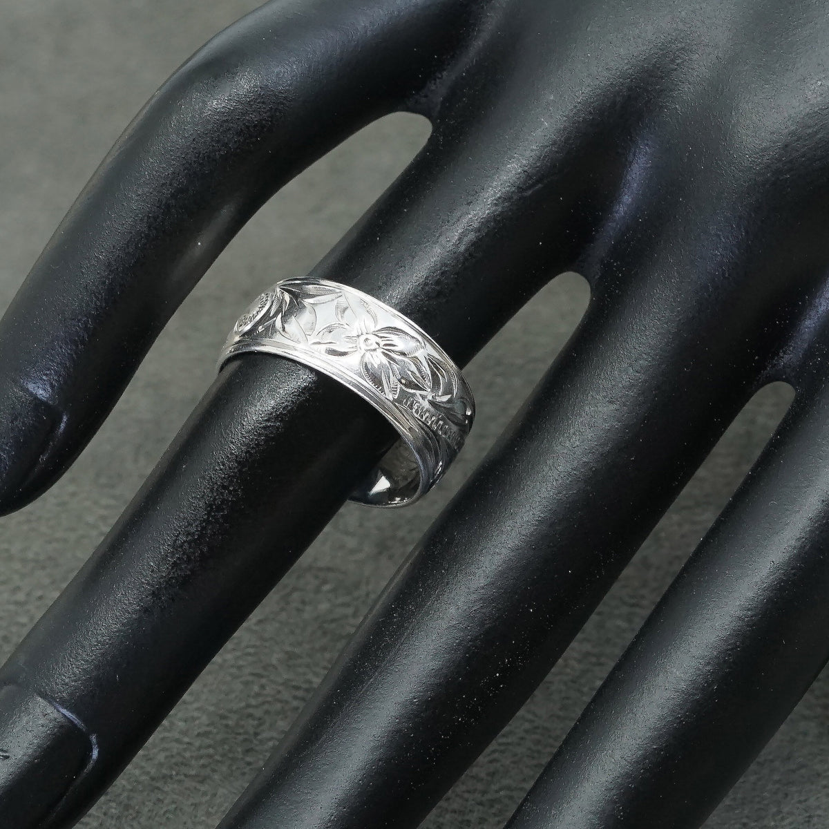 sz 7.5, vtg Sterling silver handmade ring, 925 band with flower engraved