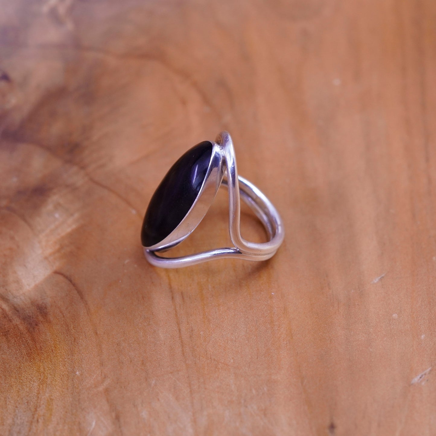 Size 6.25, vintage Sterling 925 silver handmade ring with oval onyx