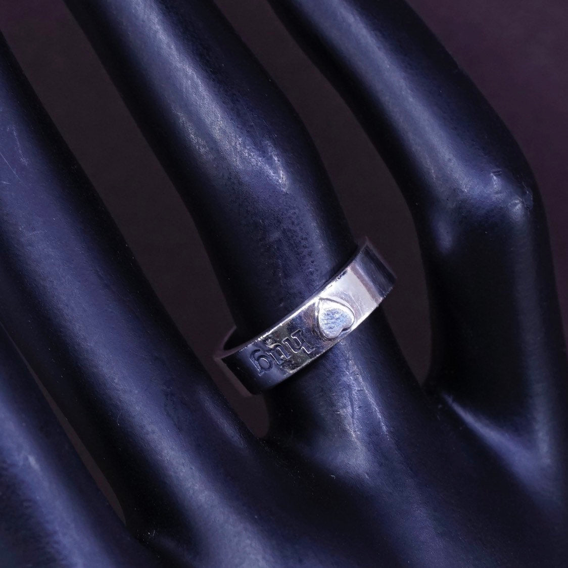 sz 6, vtg Sterling silver handmade ring w/ heart Embossed “hug”, 925 band