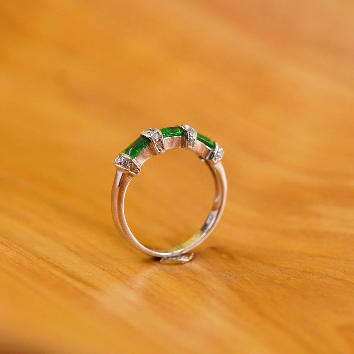Size 8.5, vtg Sterling 925 silver handmade stackable band ring with peridot cz