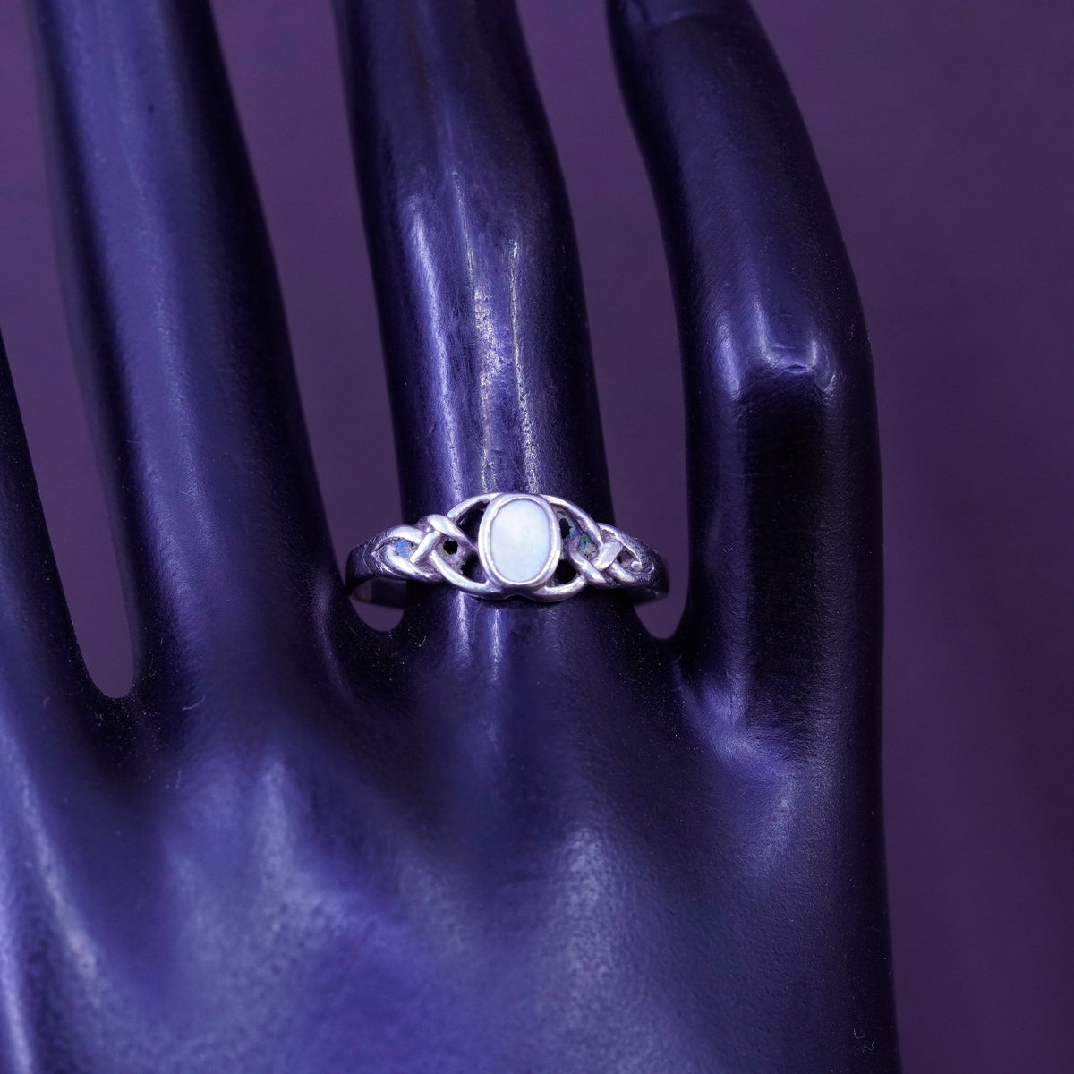 Size 8.5, vintage Sterling 925 silver handmade ring mother of pearl filigree