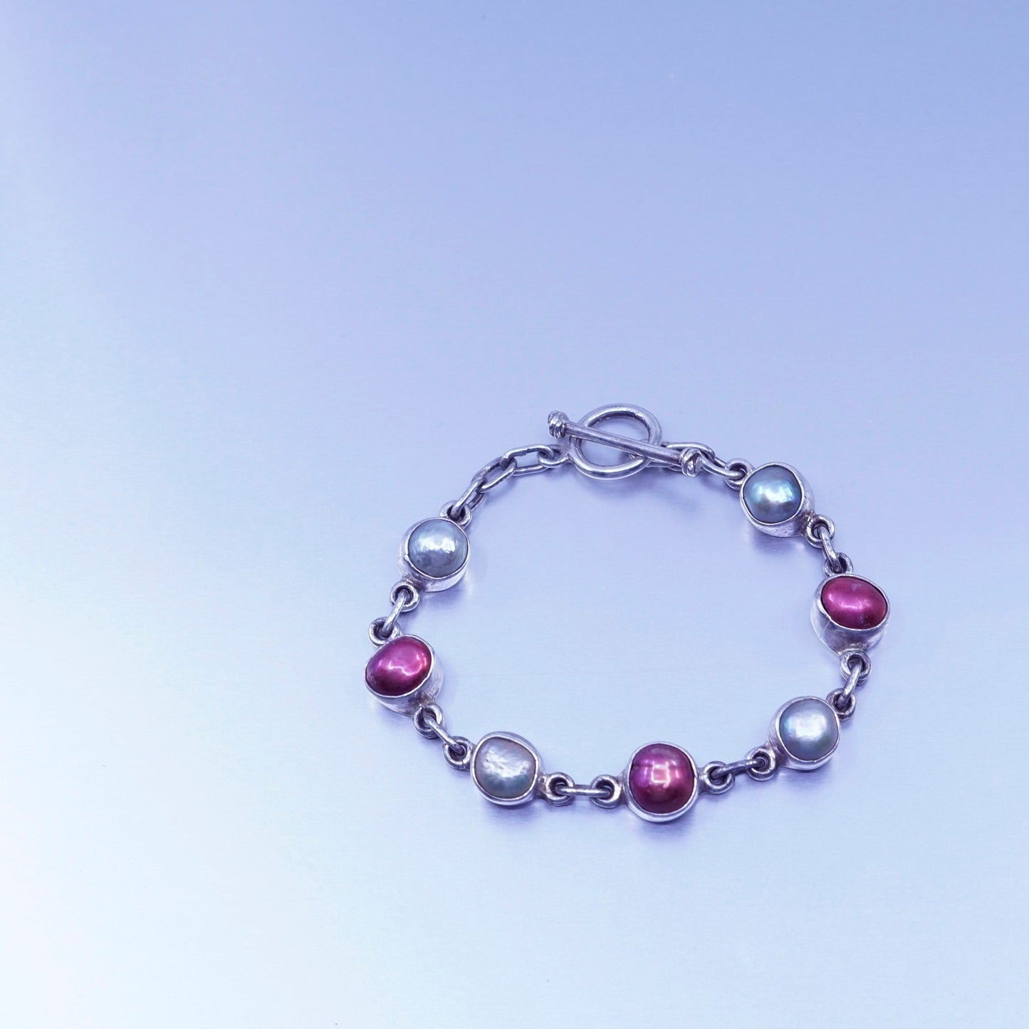 6.75”, vintage Sterling 925 silver bracelet with red white freshwater pearl