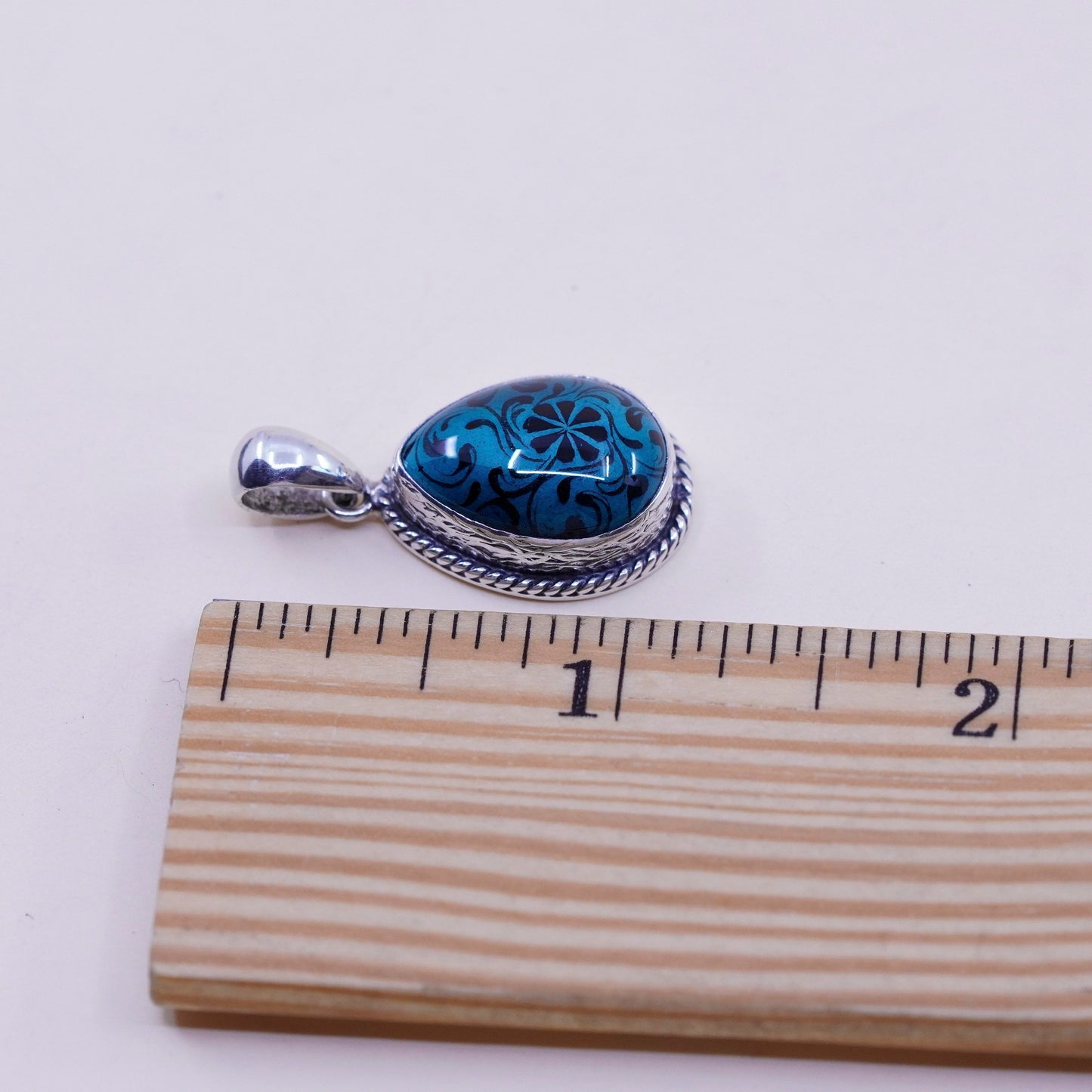 Vintage southwestern sterling 925 silver handmade pendant with teardrop stone