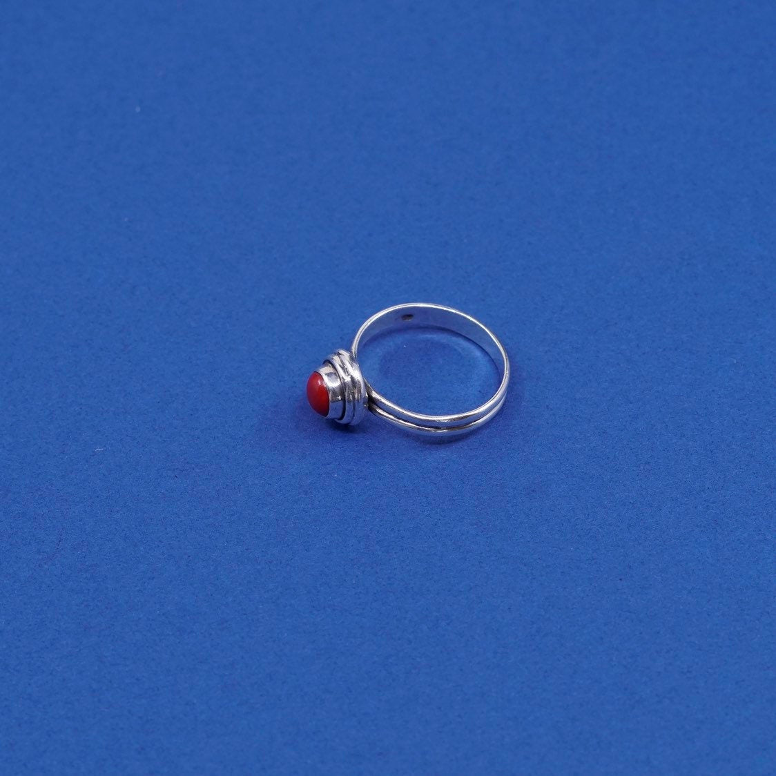 sz 8.25, vtg Sterling silver handmade ring, 925 w/ red onyx stone
