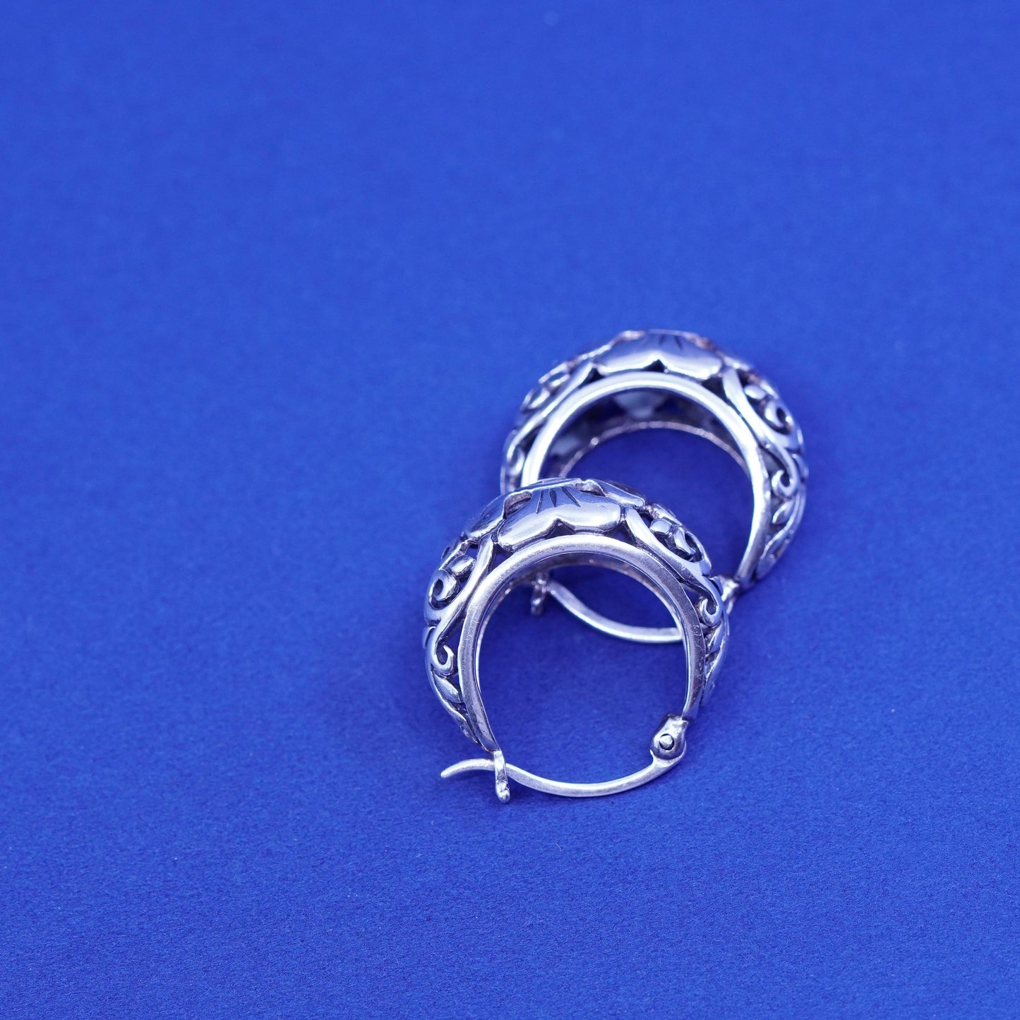 0.75”, vtg Sterling silver handmade earrings, flower 925 filigree hoops Huggie