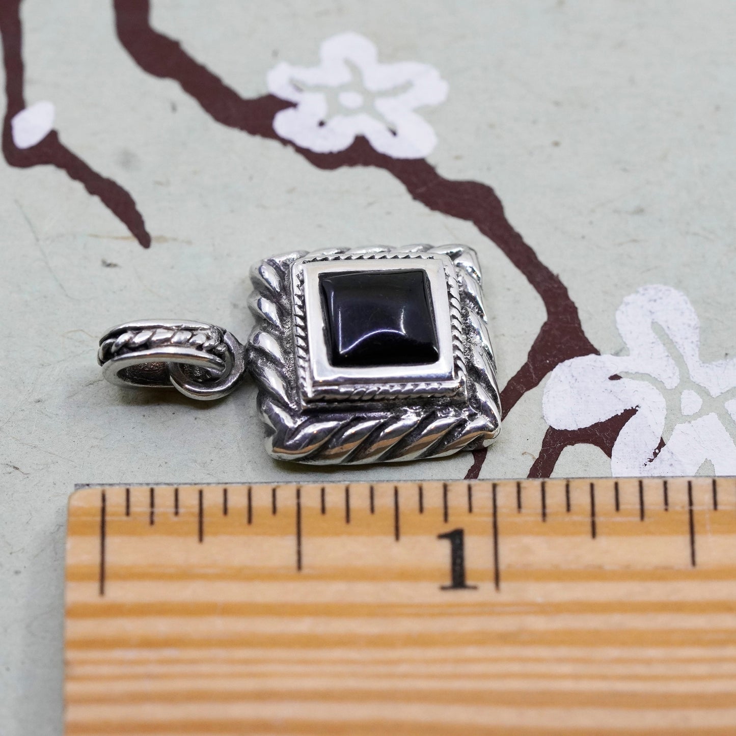 Vintage Mexico Sterling 925 silver handmade pendant with square onyx and cable
