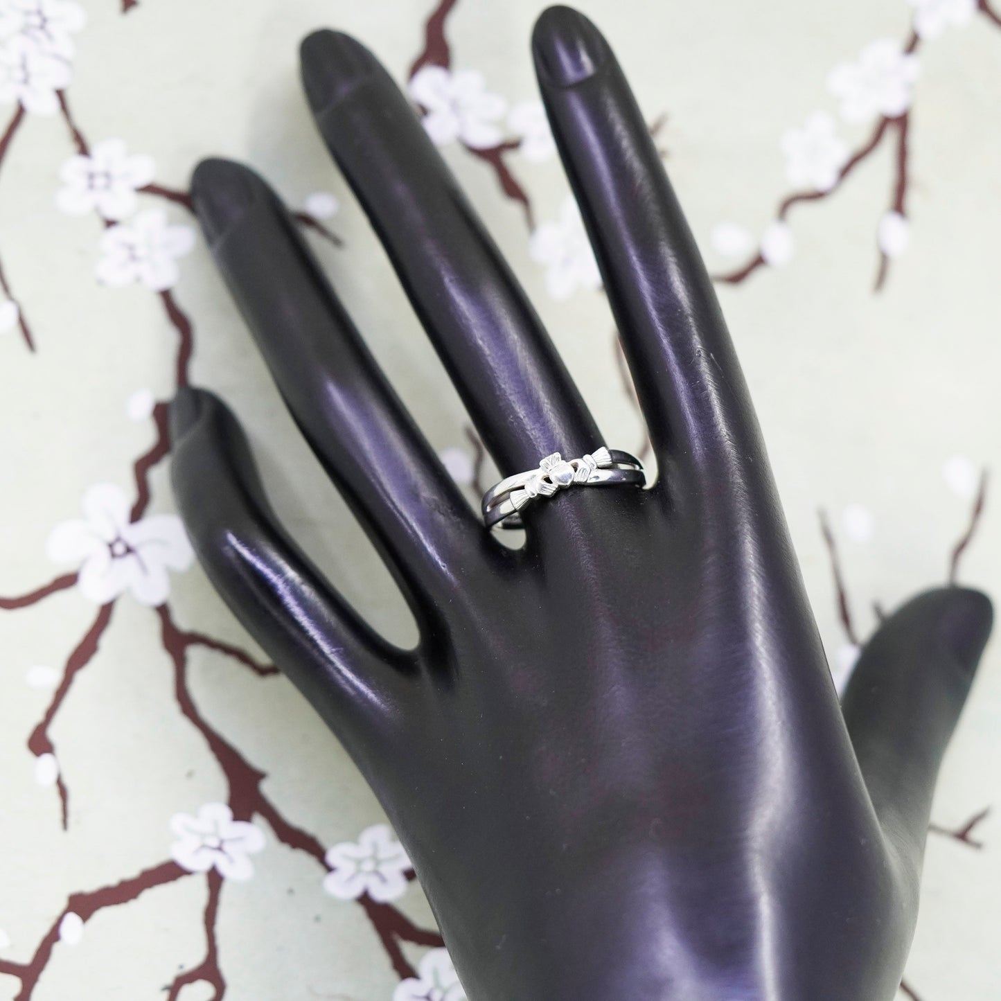 Size 9.5, Vintage Solvar sterling silver claddagh ring, holding heart 925 band