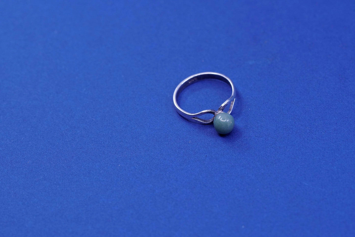 Size 8, vintage sterling 925 silver handmade ring with jade