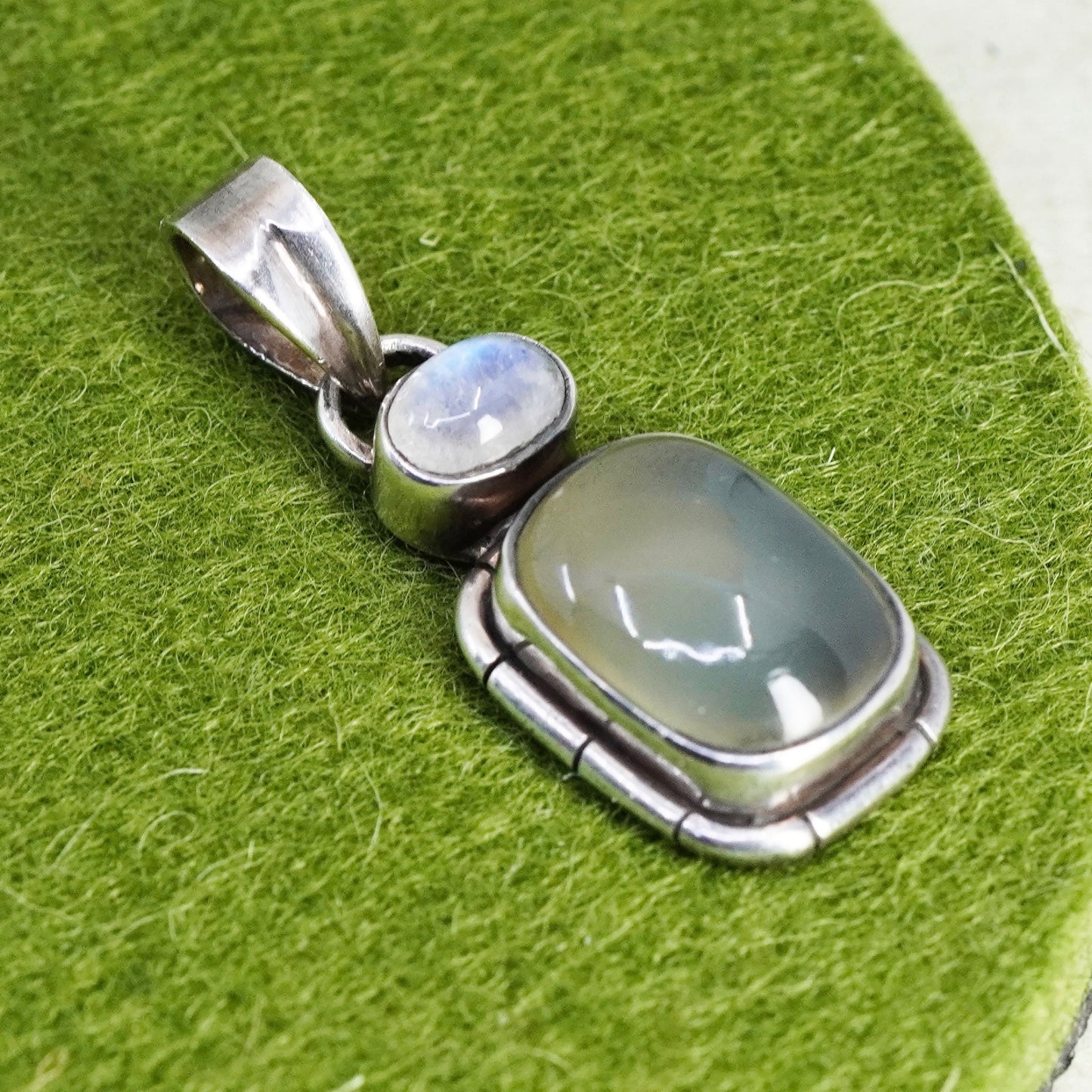 Vintage Sterling 925 silver handmade pendant with prehnite moonstone