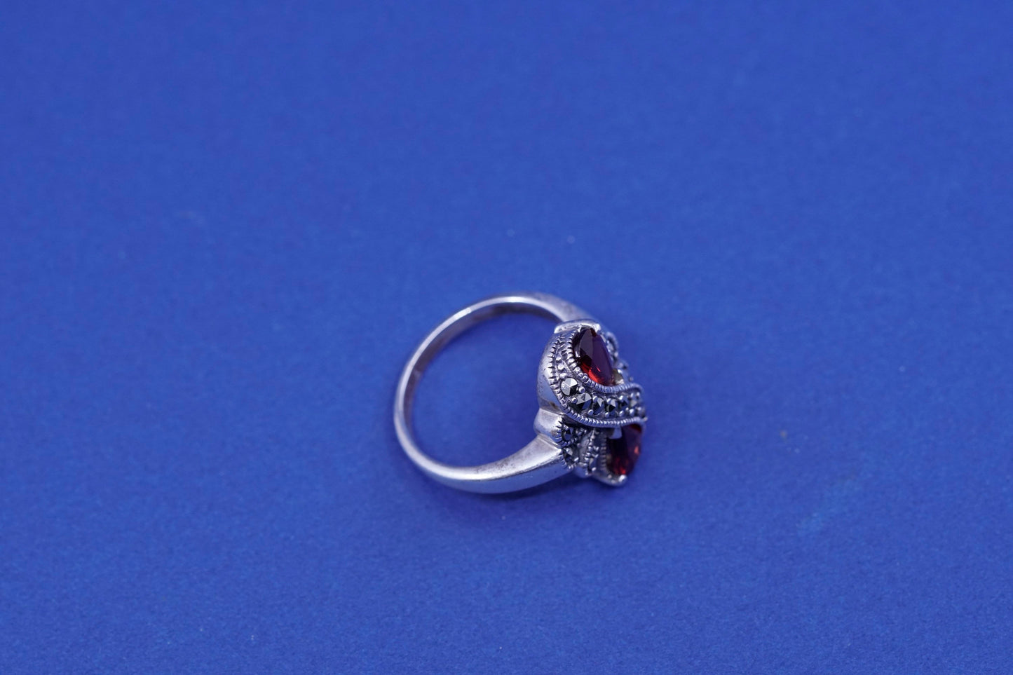 Size 9, vtg Sterling 925 silver handmade cocktail ring with Ruby and marcasite