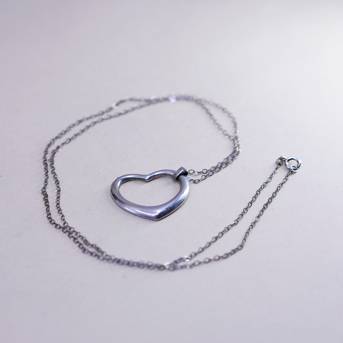 22”, Vintage sterling silver circle chain with heart pendant