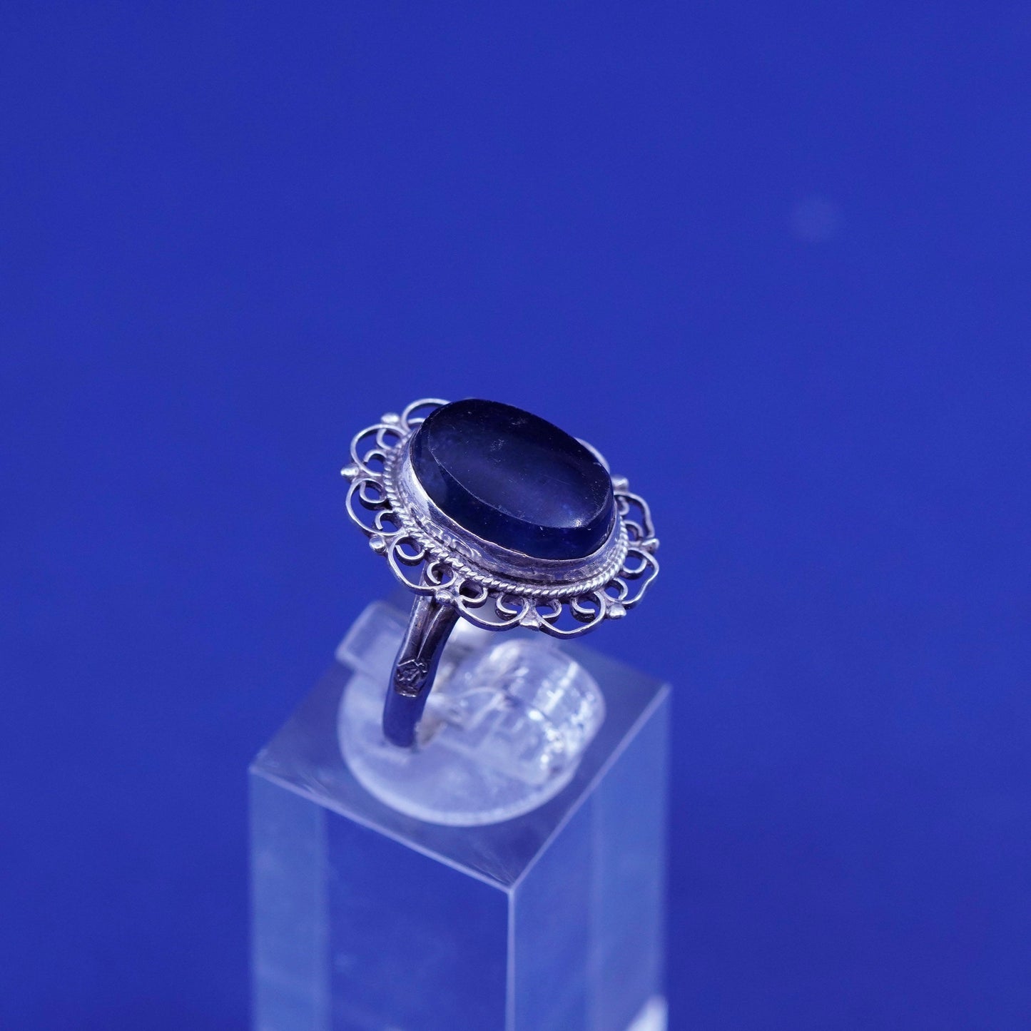 Size 7, vintage Peru Sterling 925 silver handmade filigree ring with glass