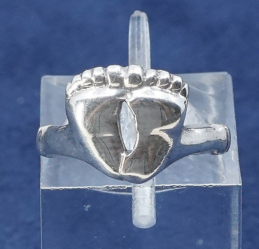 sz 2.75, vtg Sterling silver handmade ring, 925 band w/ baby footprint