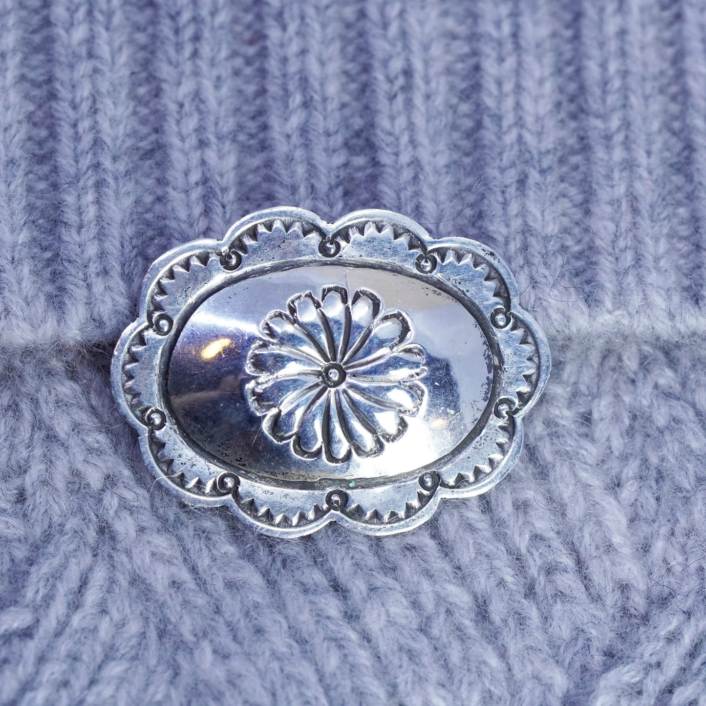 Vintage Native American Sterling 925 silver handmade oval brooch pin