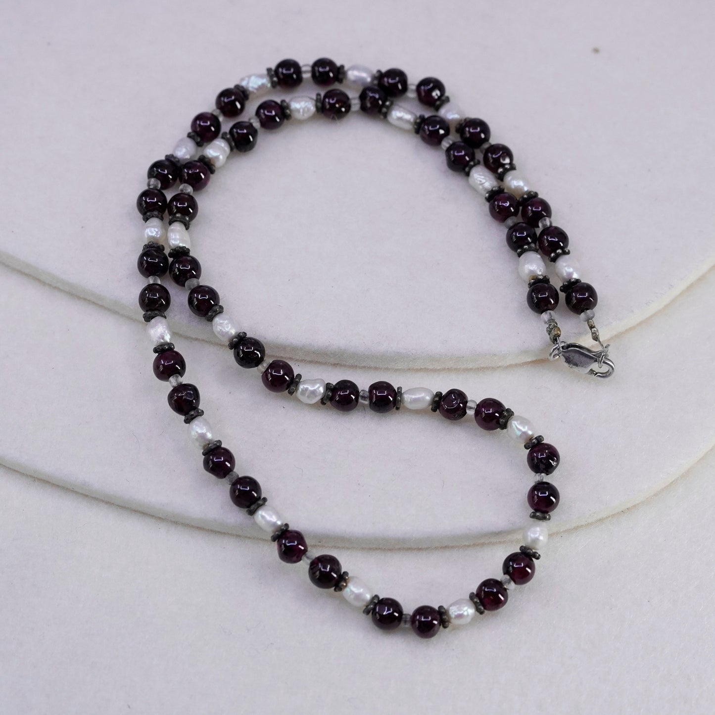 17”, vintage Sterling 925 silver handmade necklace with garnet pearl beads