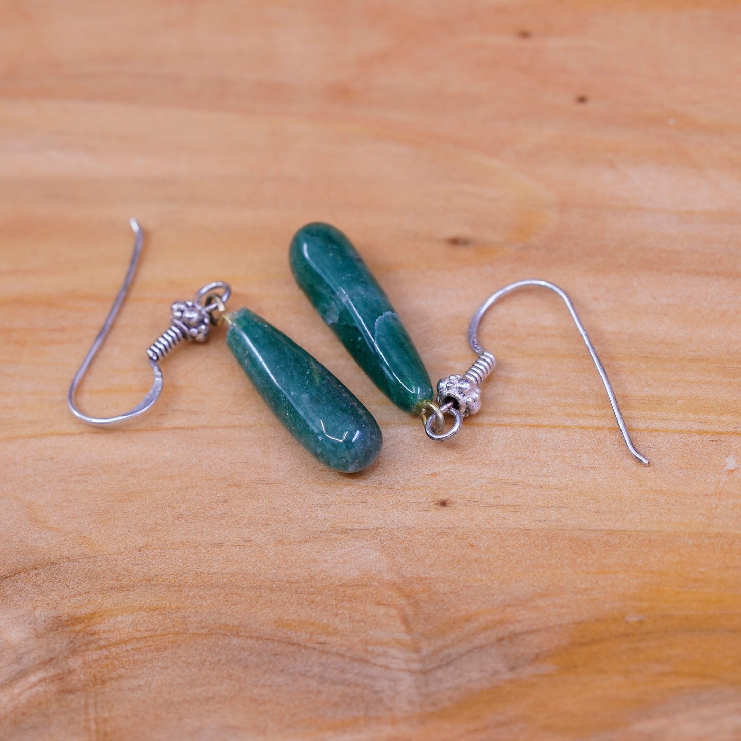 Vintage sterling 925 silver handmade earrings, with teardrop green agate dangle