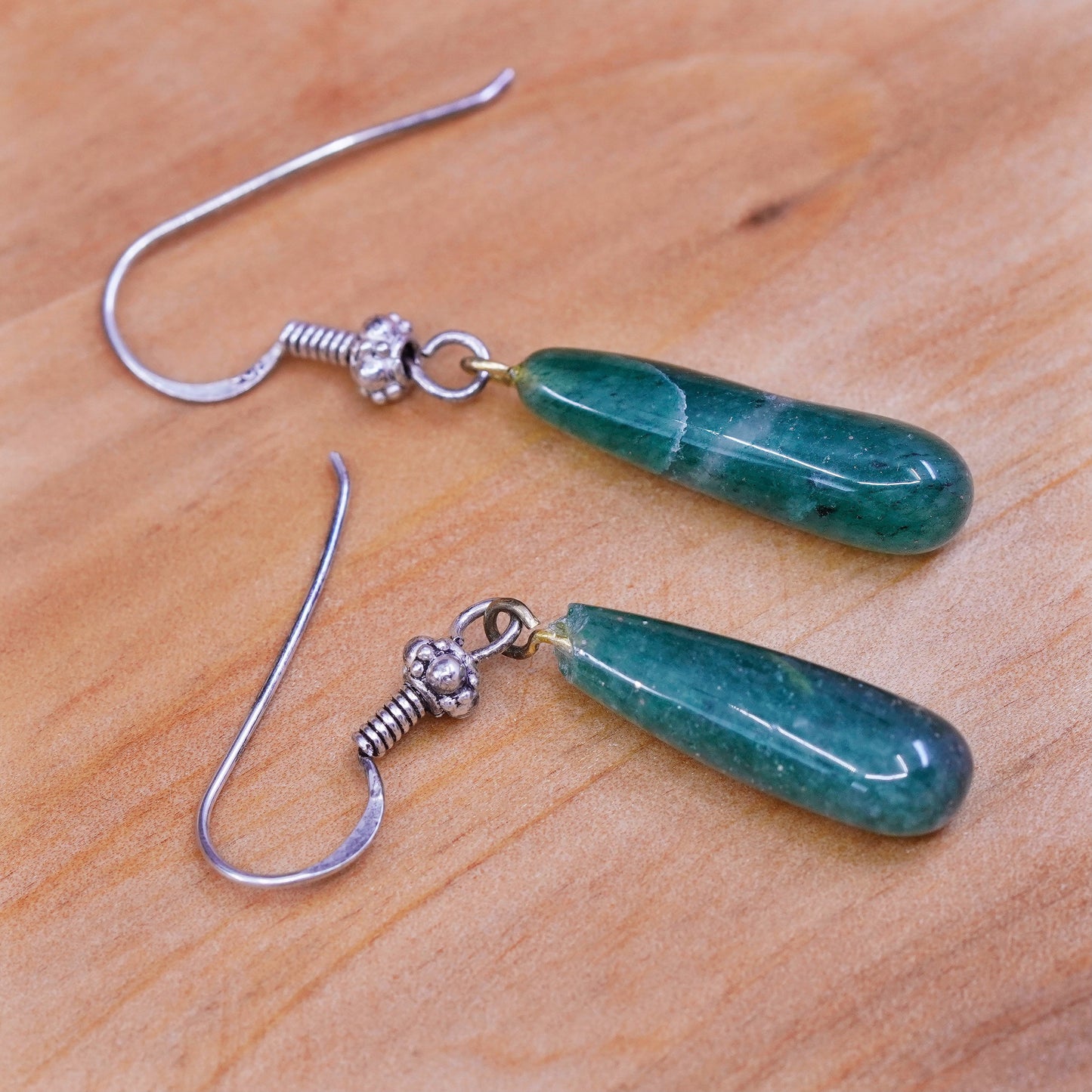 Vintage sterling 925 silver handmade earrings, with teardrop green agate dangle