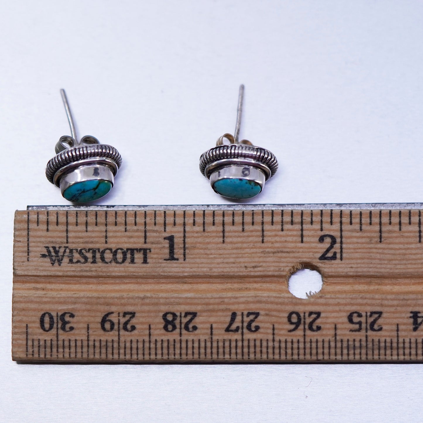 Native American navajo Sterling 925 silver earrings, studs cripple turquoise